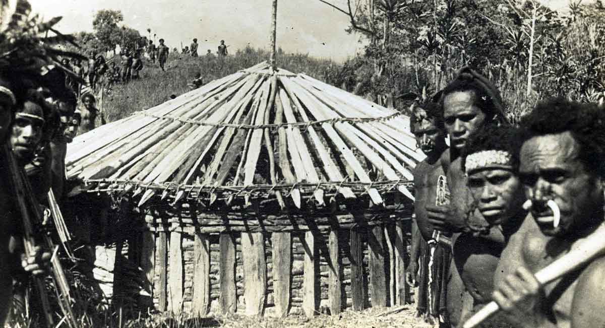 papua-new-guinea-tribesmen