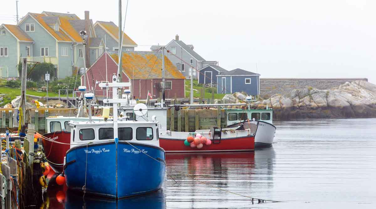 peggys cove village maritimes