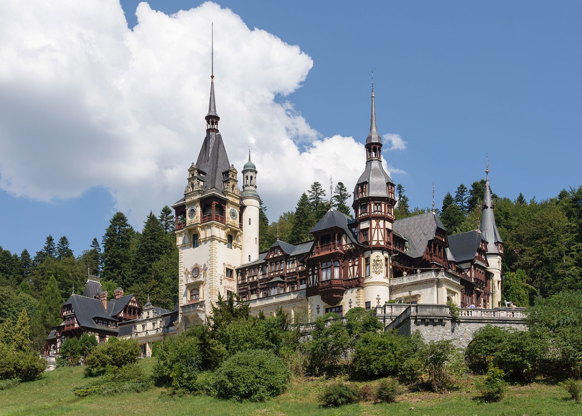 peles castle sinaia romania