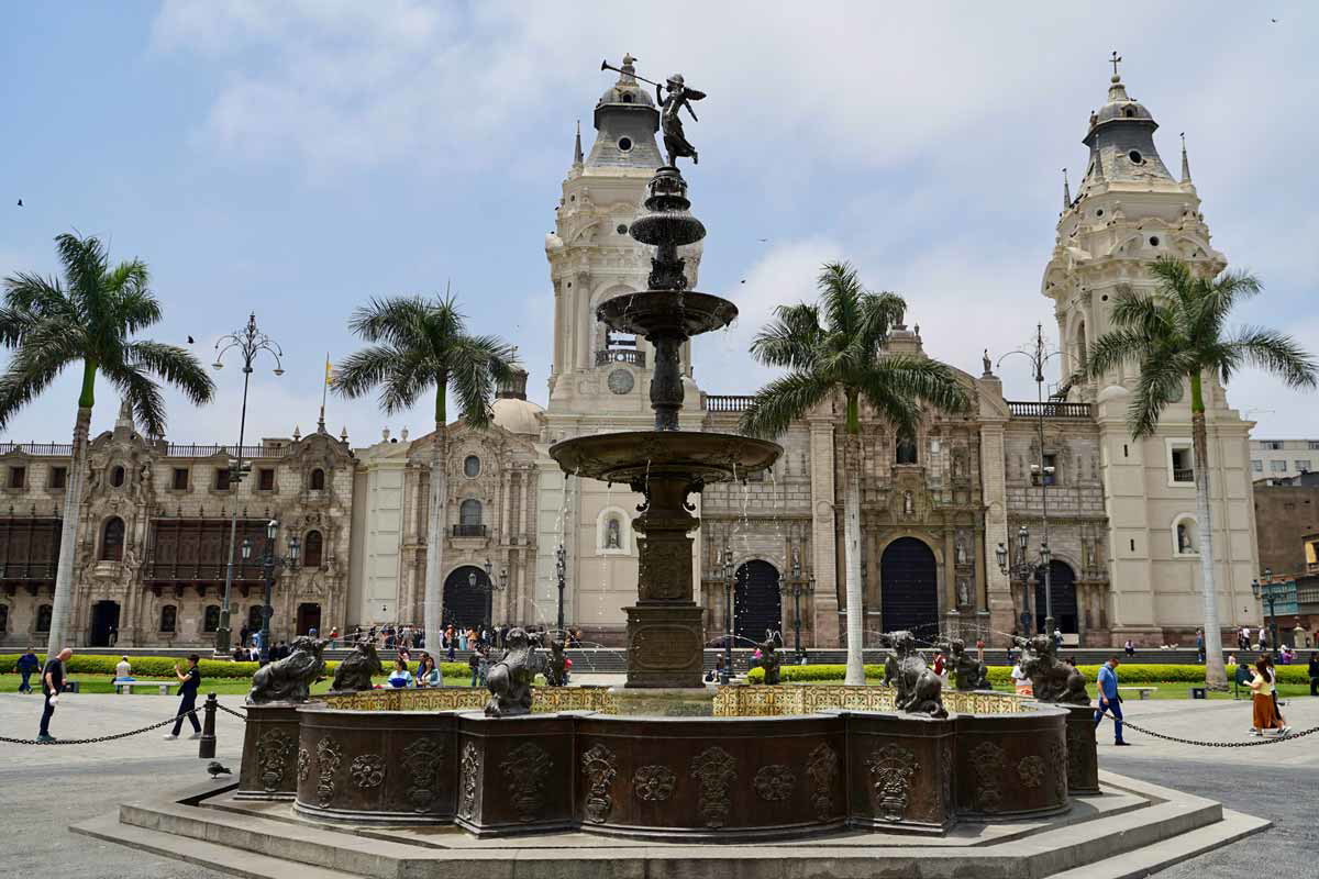 plaza de armas lima