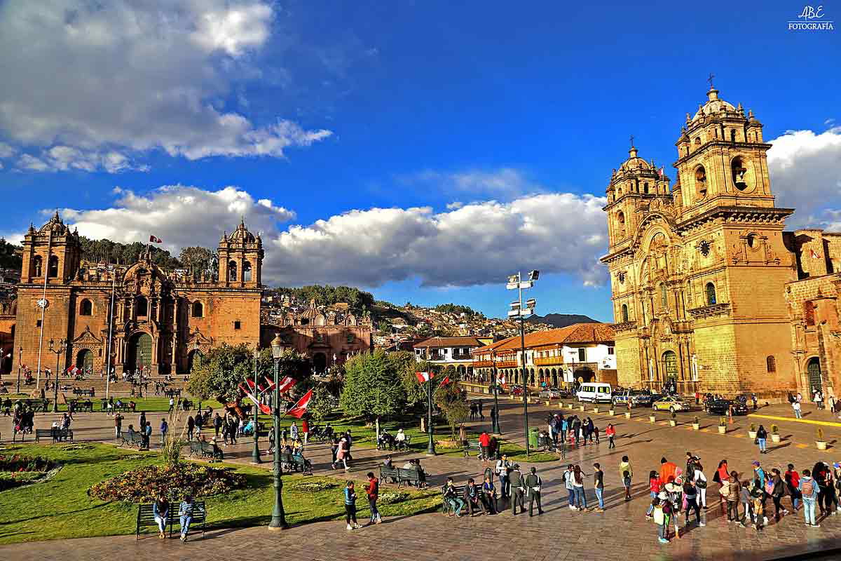 plaza de cusco peru