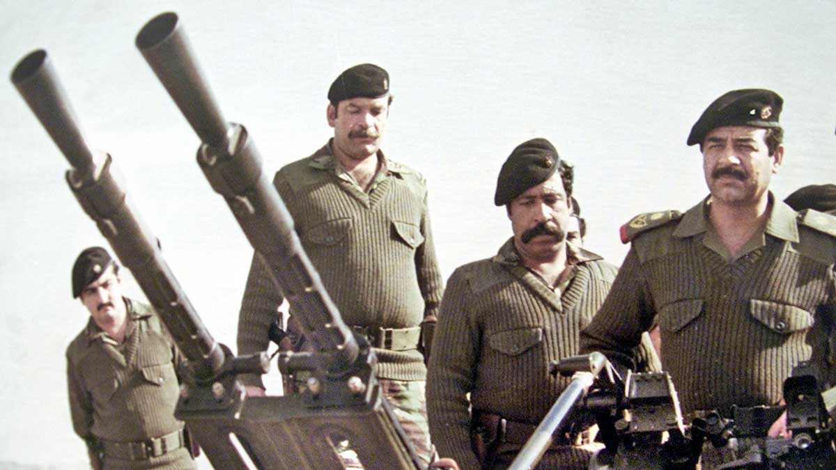 saddam hussein with artillery 1980s