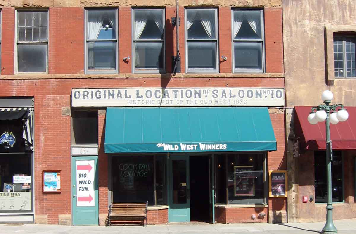 saloon no 10