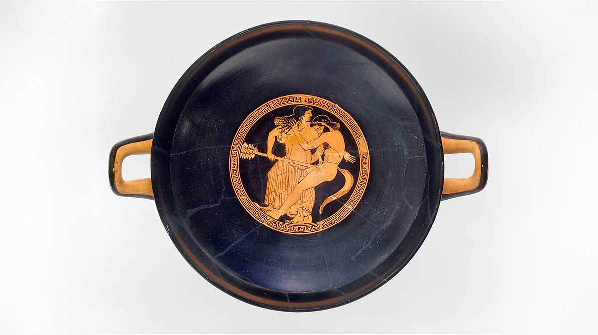 satyr attacking maenax inside kylix