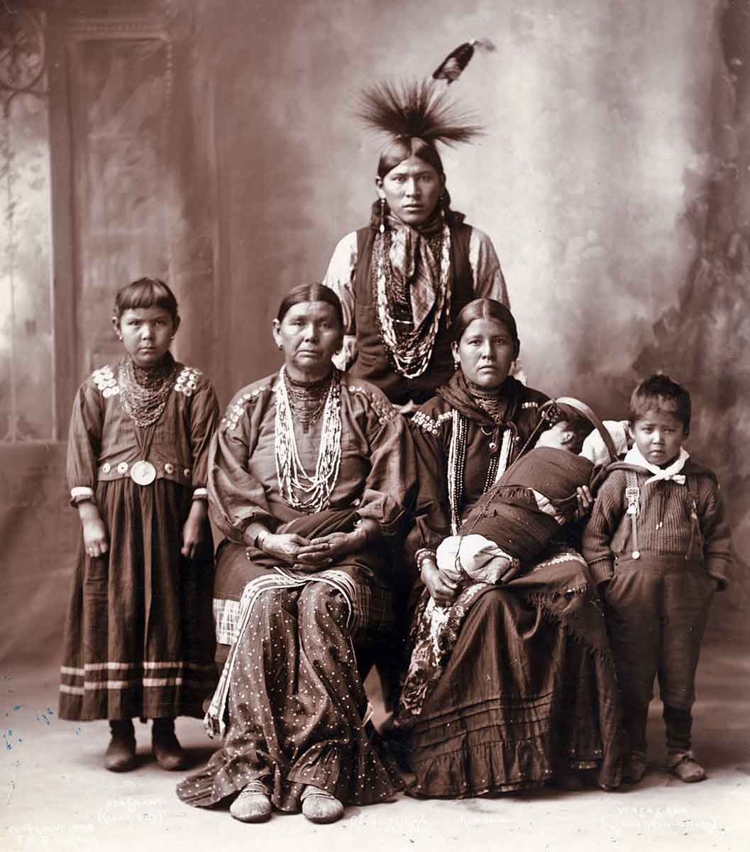 sauk native american family