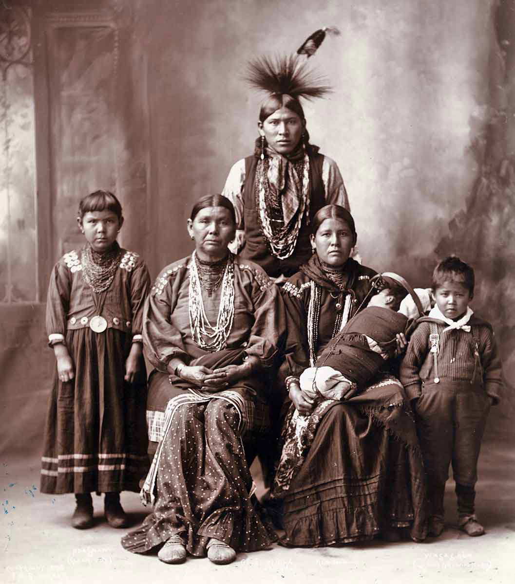 sauk native american family
