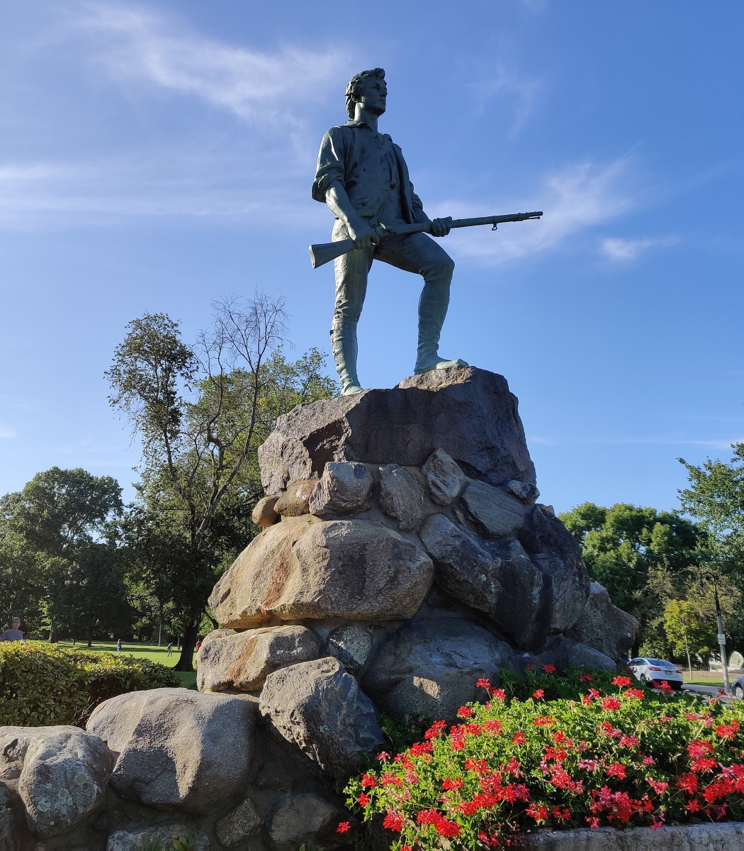 statue minuteman lexington massachusetts