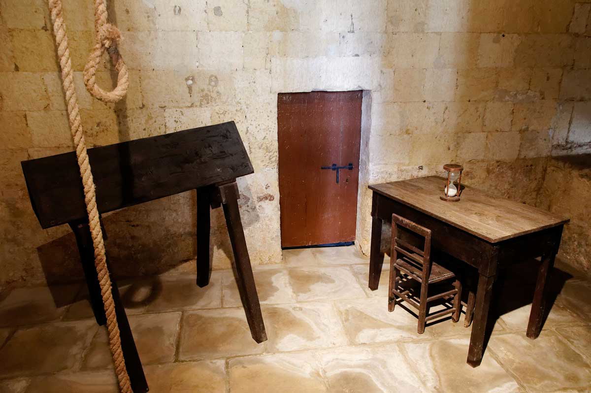 torture chamber spanish inquisition palace malta