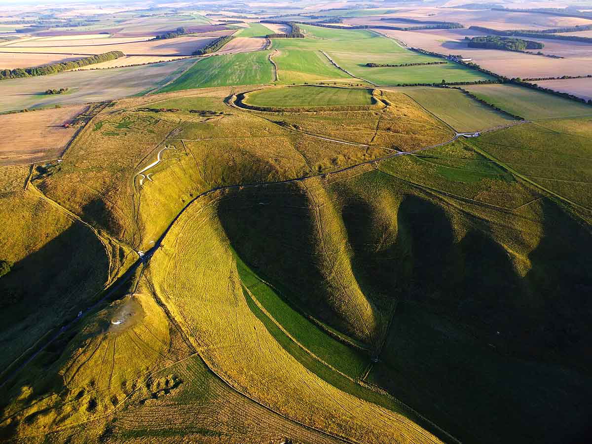 white horse manger dragon hill uffington castle