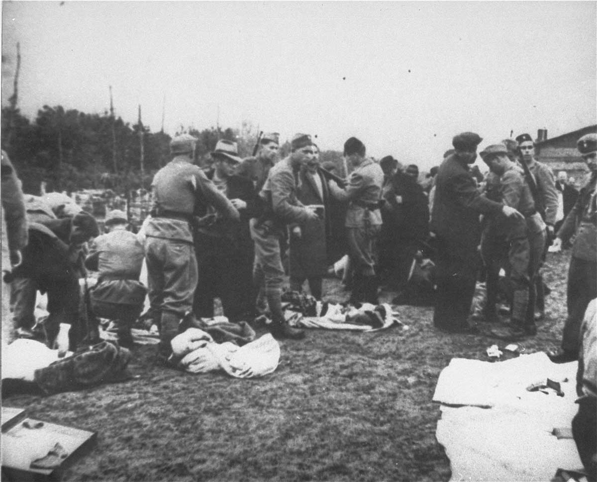 Jasenovac prisoners stripped