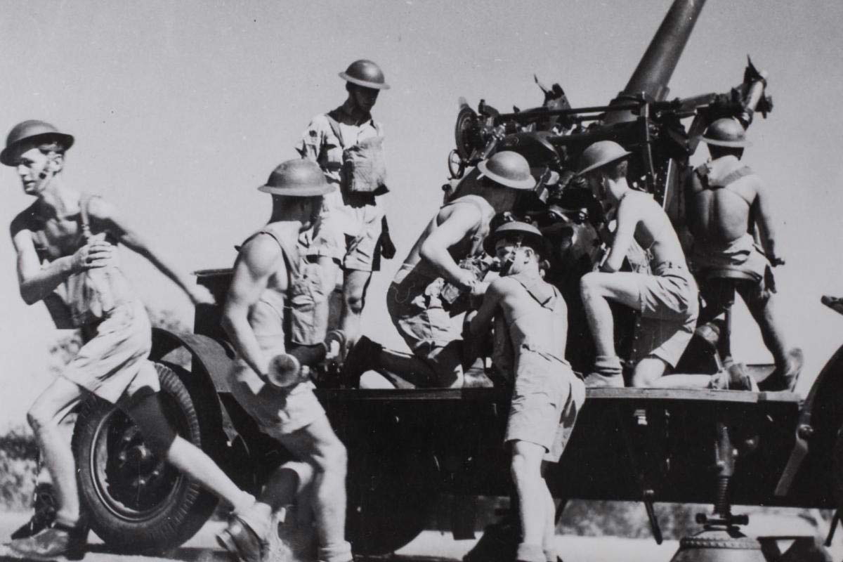 anti aircraft soldiers