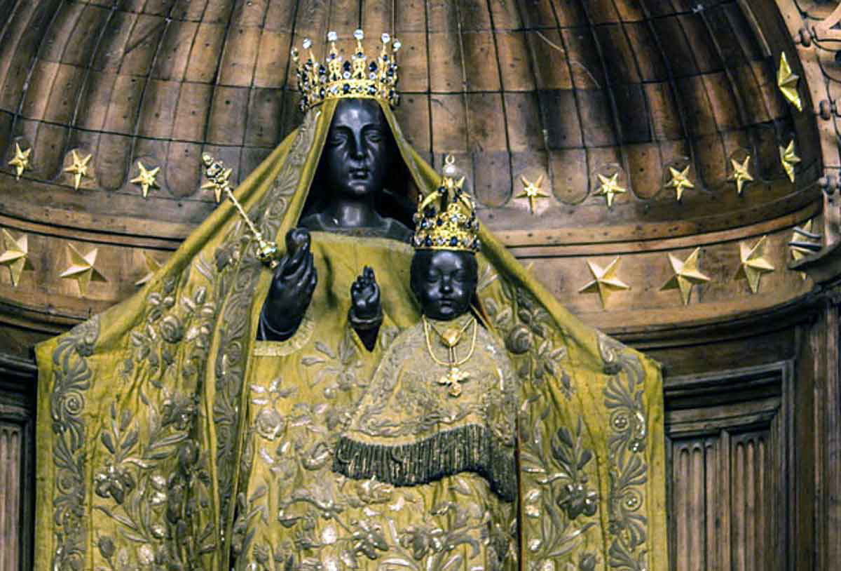 black madonna chartres