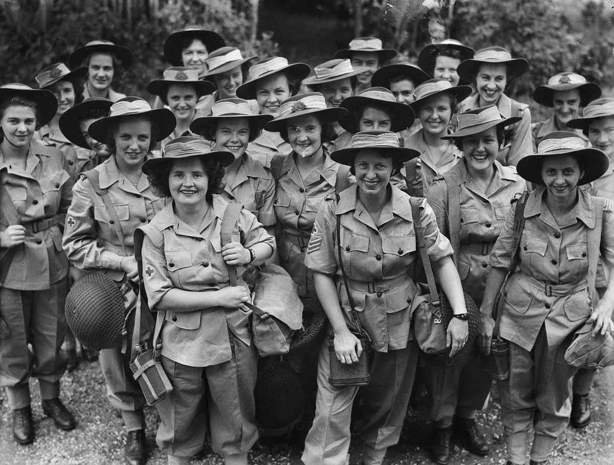 bombing darwin female soldiers