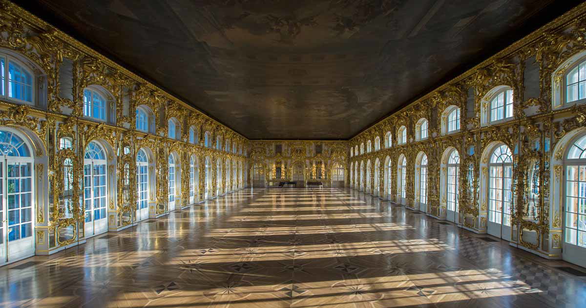 bright gallery tsarskoe selo