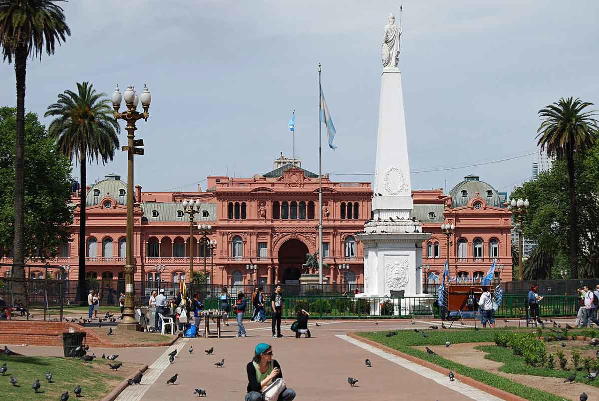 casa rosada plaza de mayo buenos aires argentina