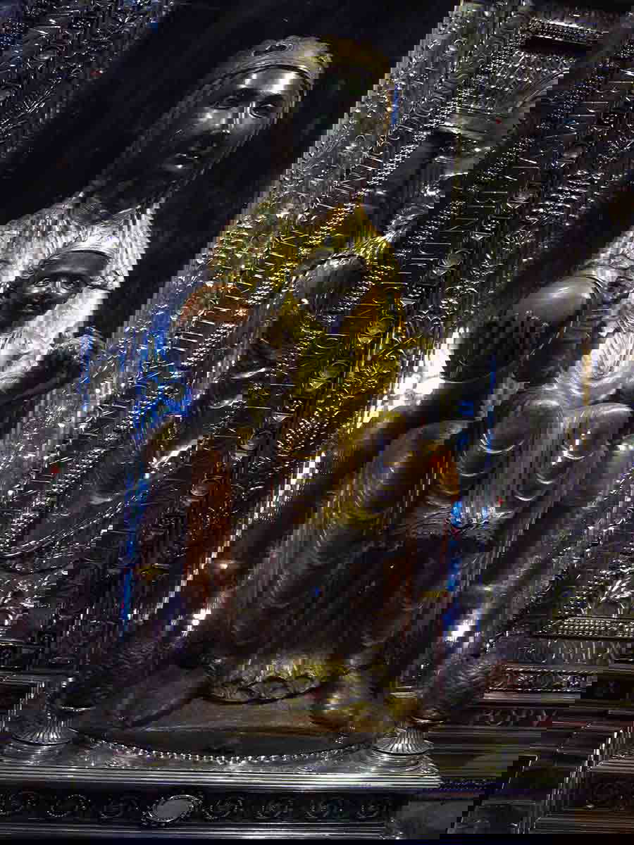dark madonna montserrat
