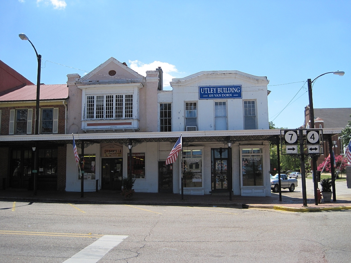 downtown holly springs mississippi