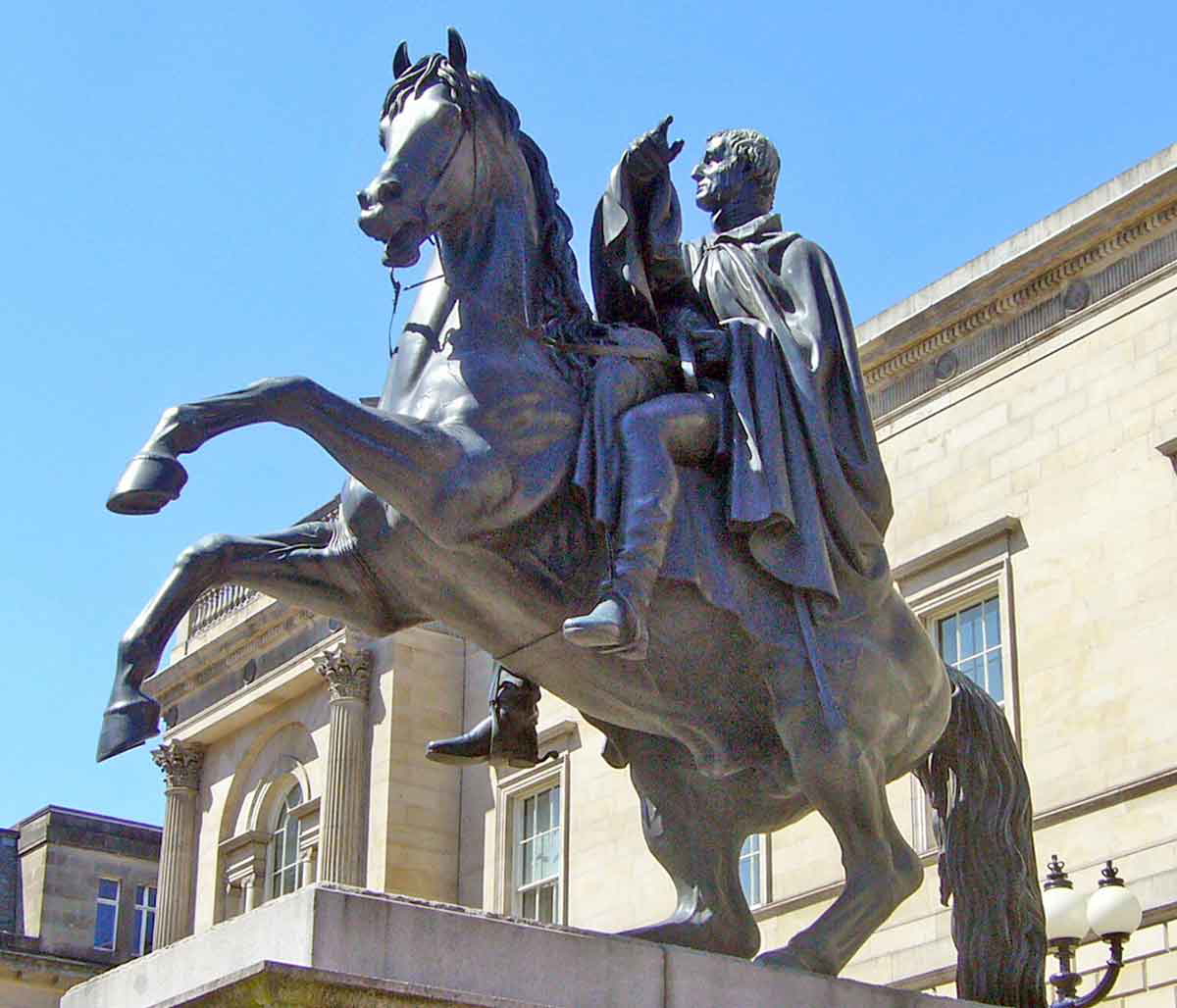 duke of wellington statue
