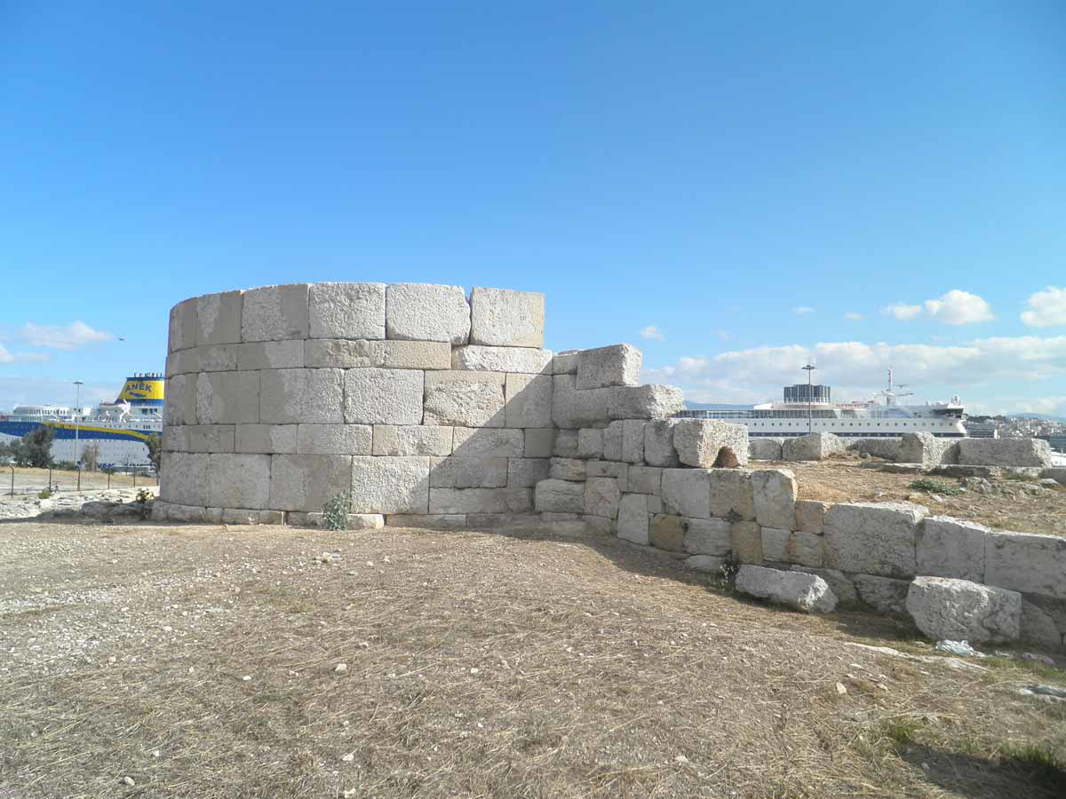 fortifications Piraeus author