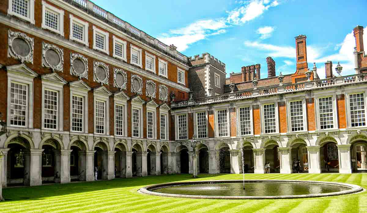 hampton court palace