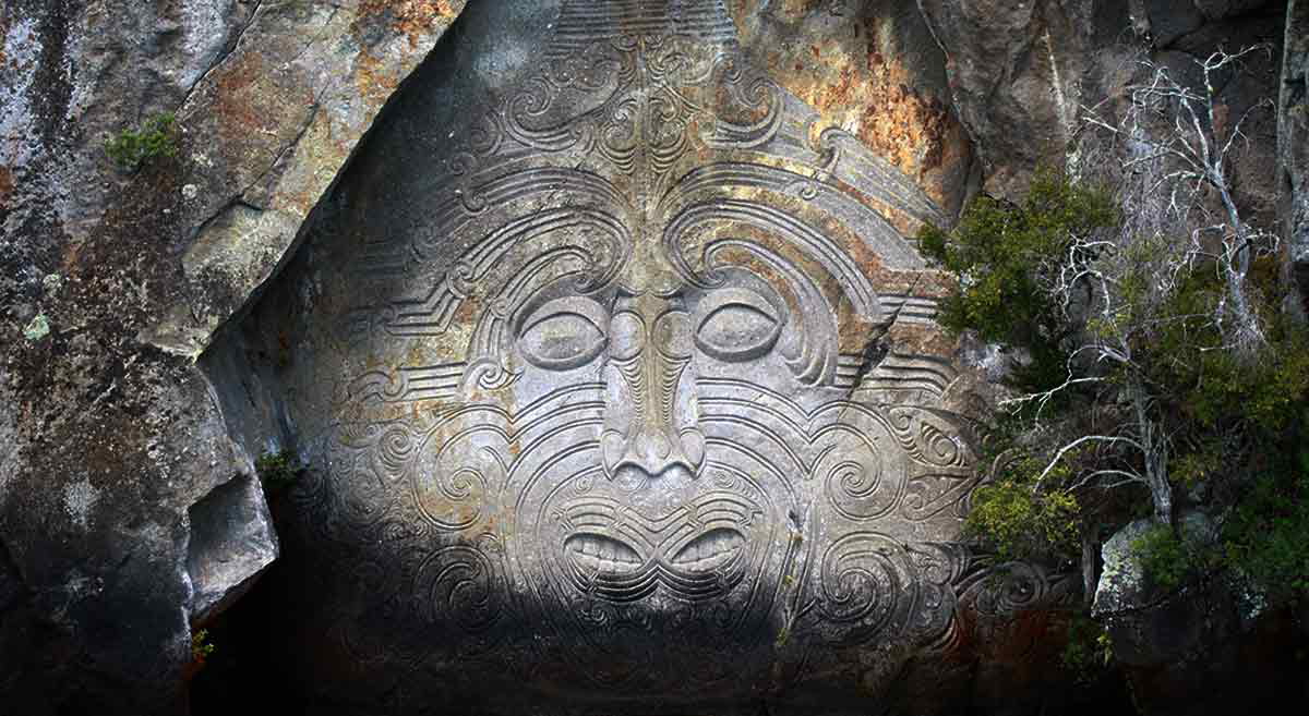 lake taupo maori rock carving