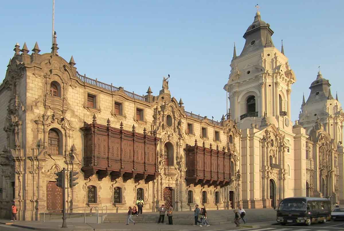 lima cathedral towers