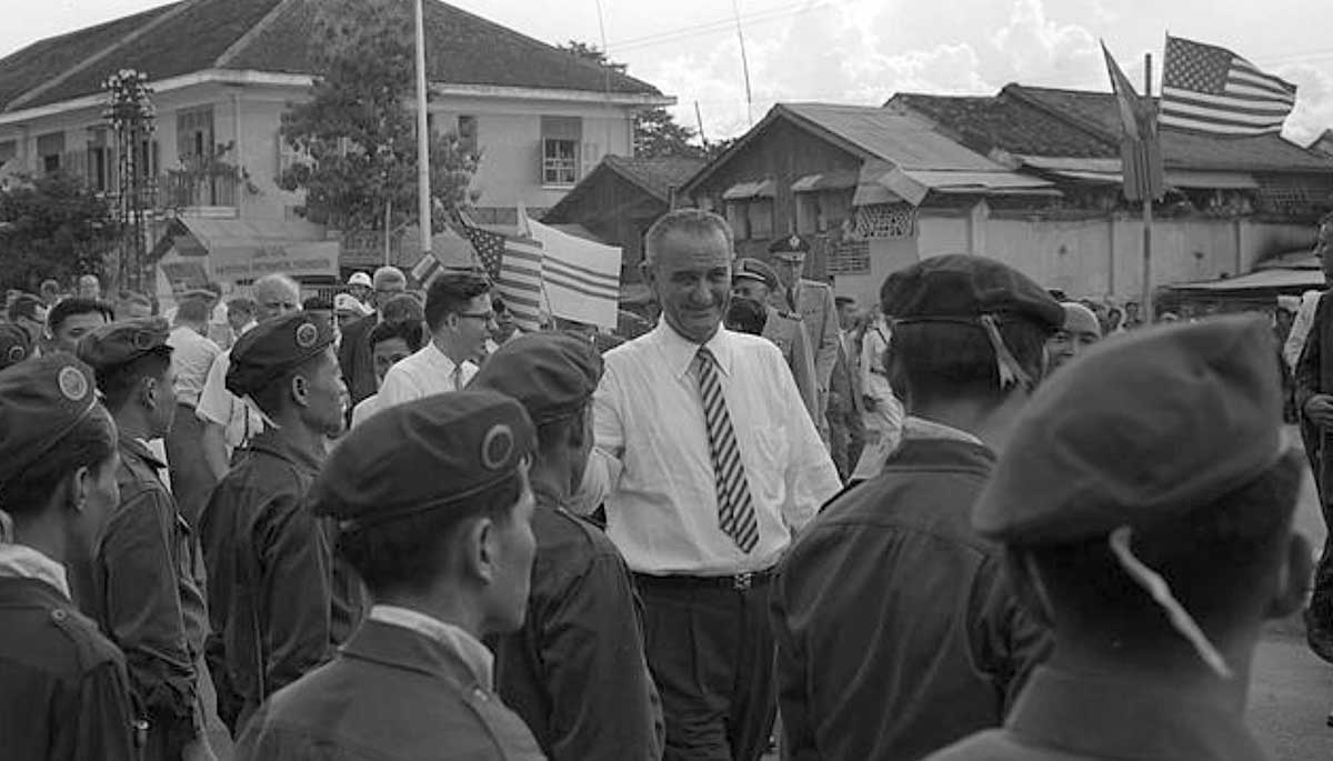 lyndon johnson in vietnam