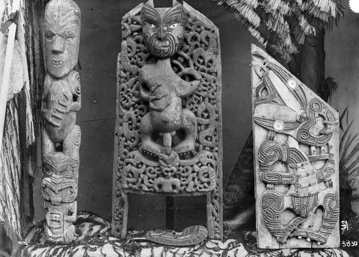 maori carvings photograph