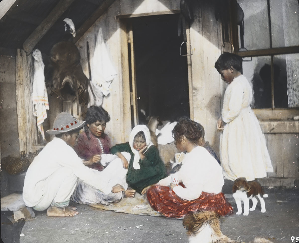 maori woman and children playing Whakarewarewa