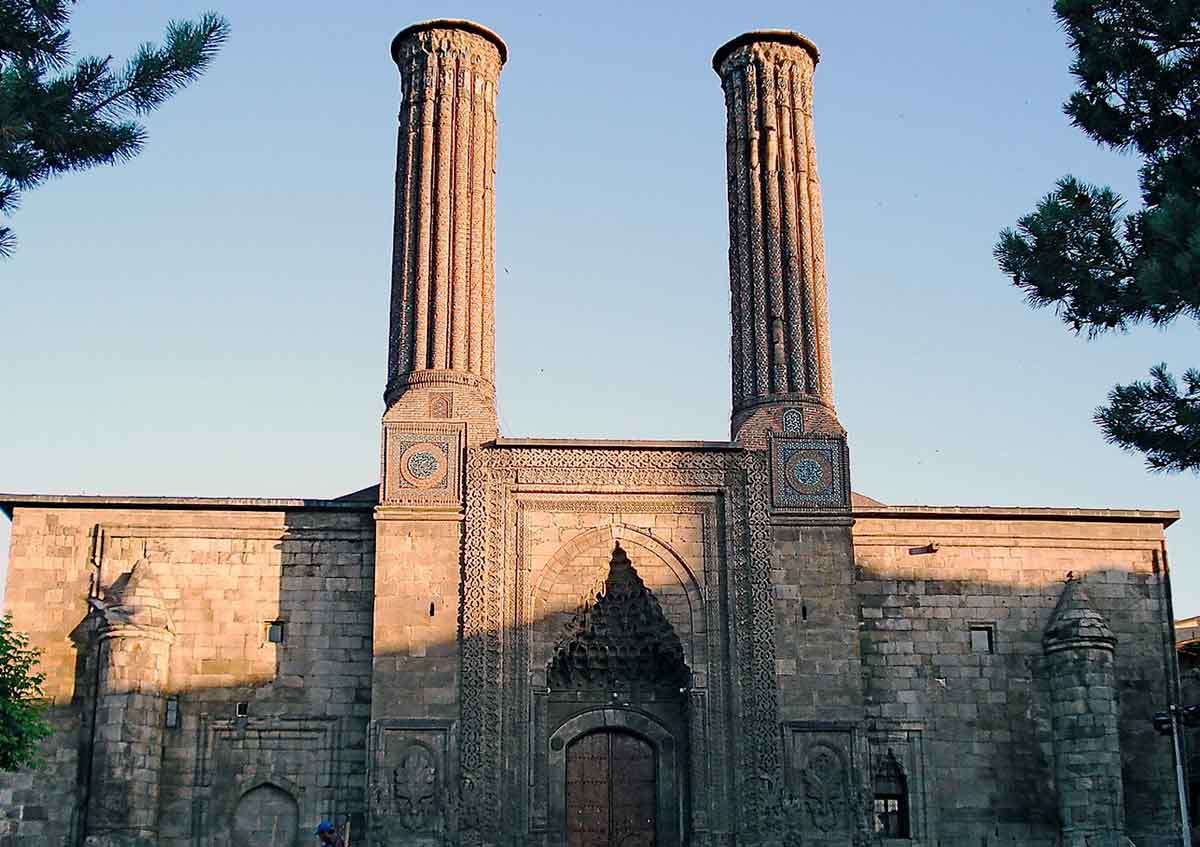minareli mosque seljuk