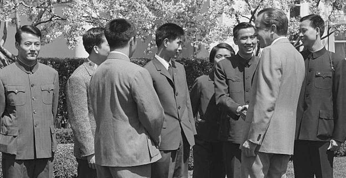 nixon greeting chinese table tennis team