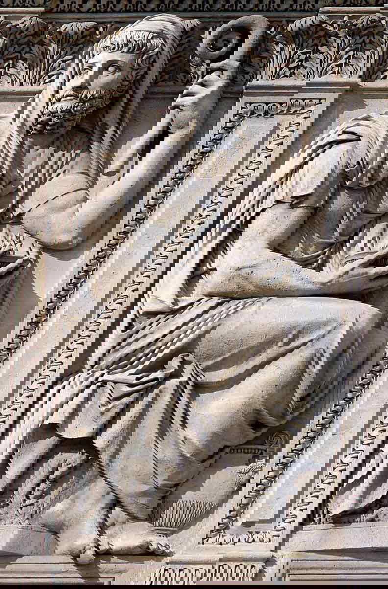numa pompilius relief roman king