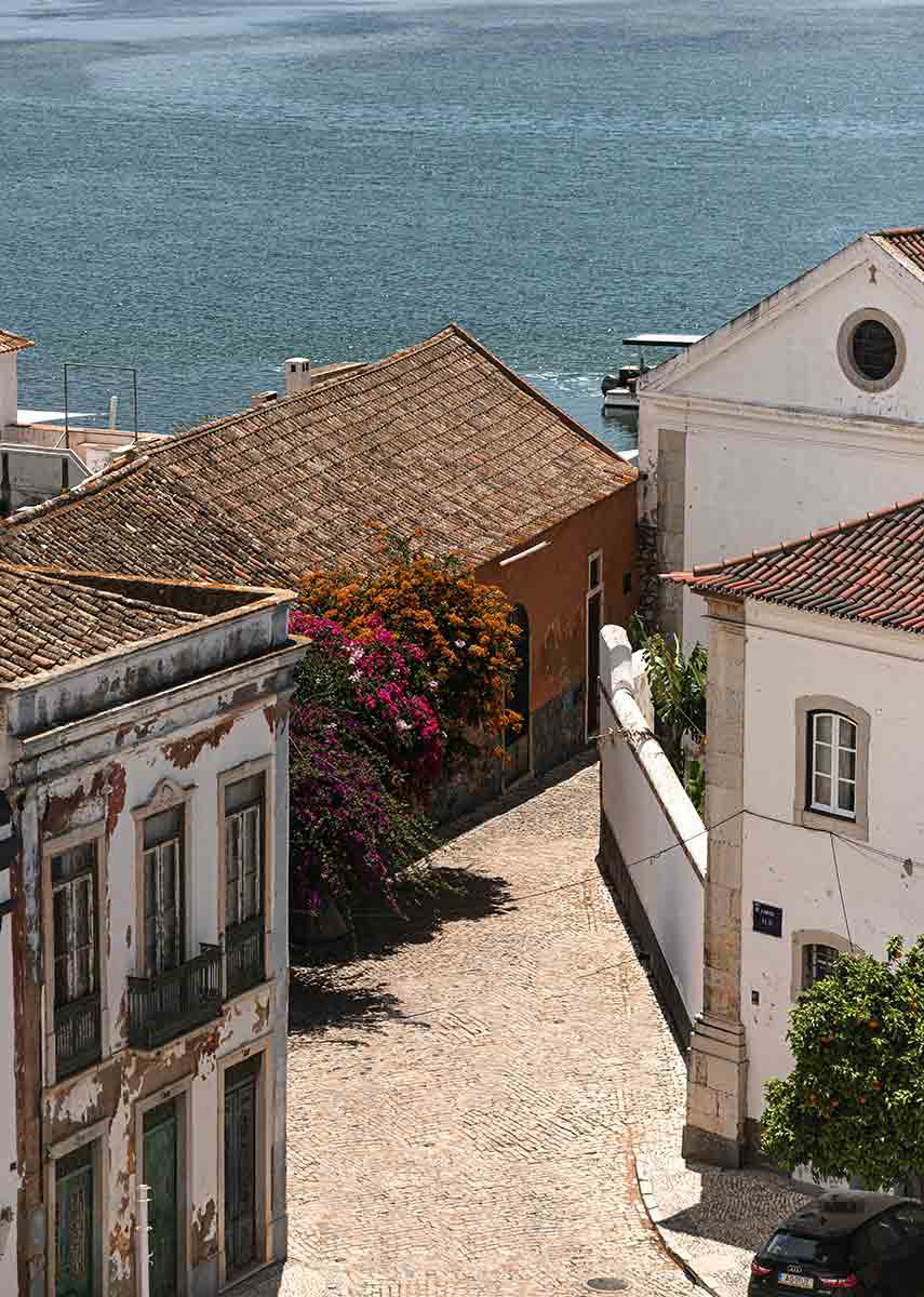 old street by ocean faro