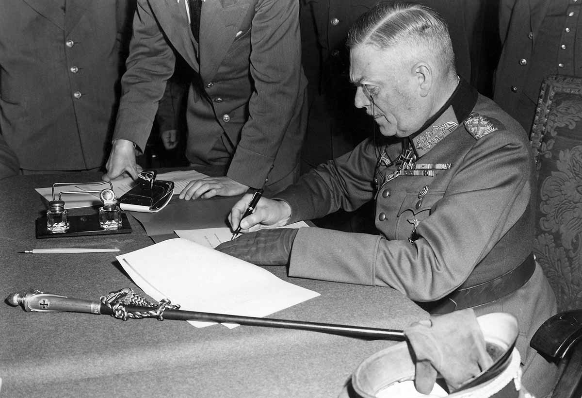 signing nazi german capitulation photo