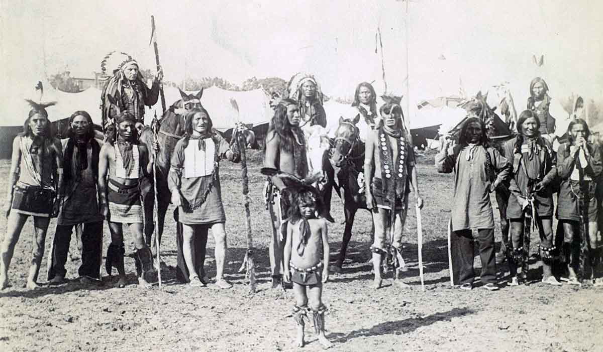 sioux indigenous standing metis