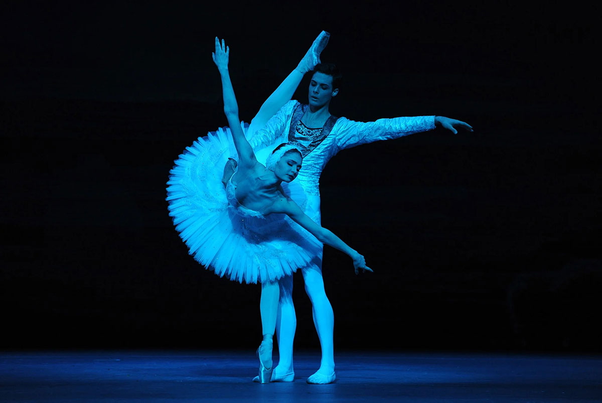 swan lake bolshoi cnn