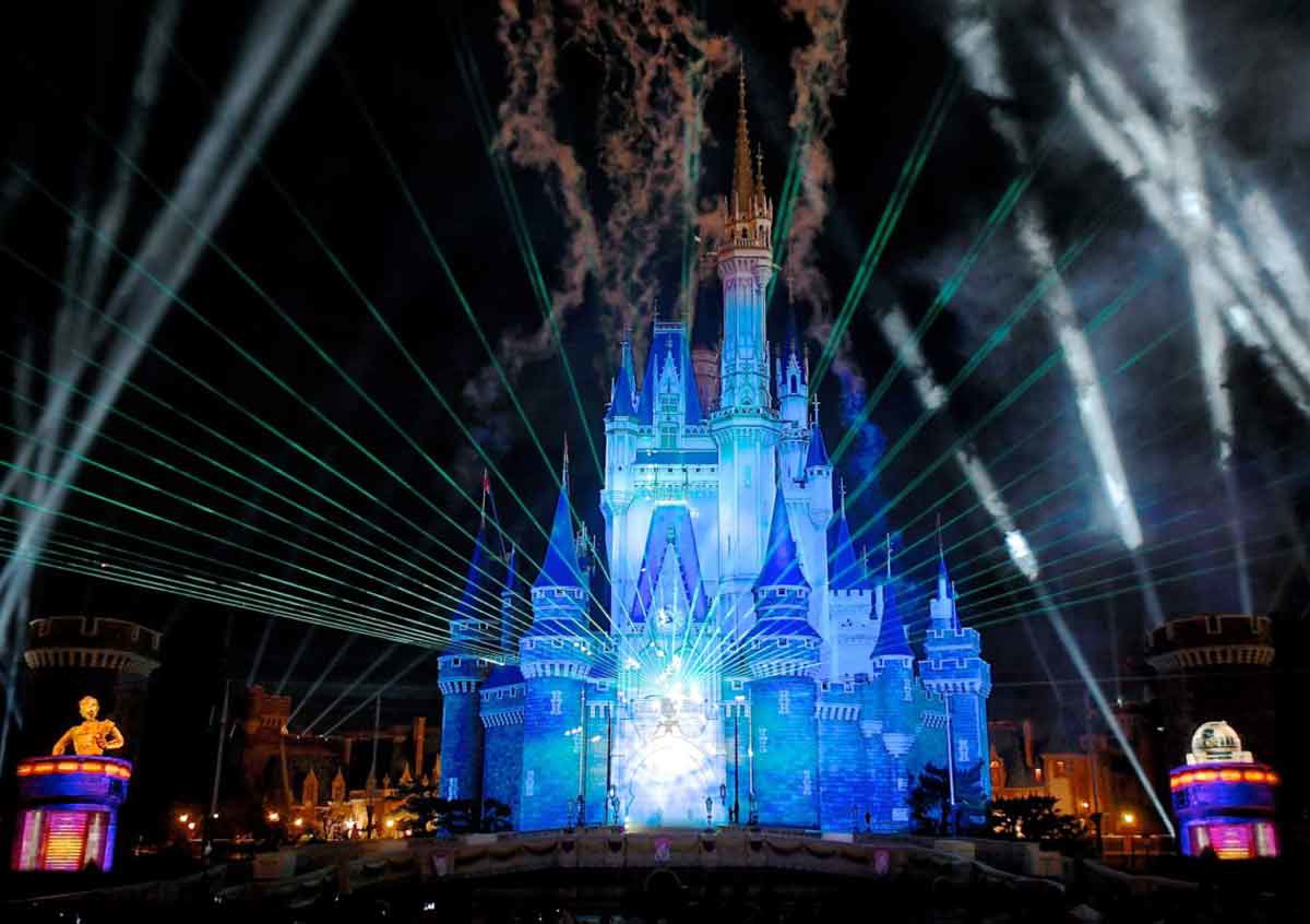 tokyo disneyland castle