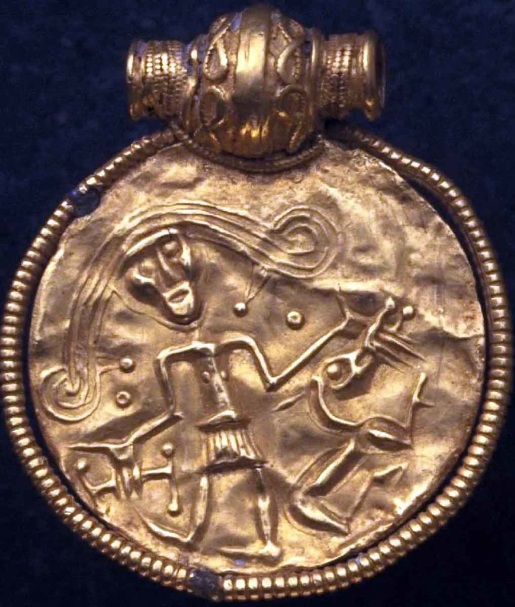 tyr bracteate sweden