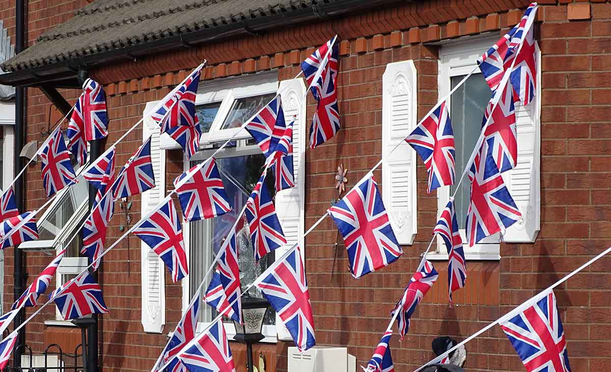 union jack flags shankill road troubles