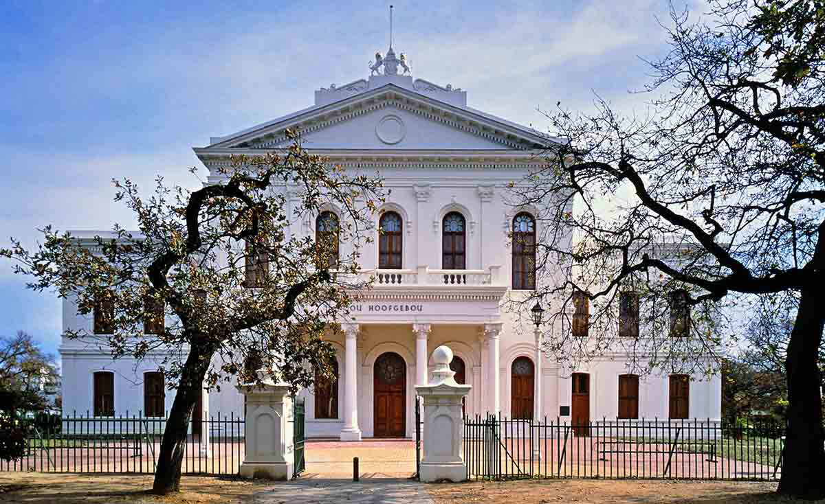 victoria college hoofgebou