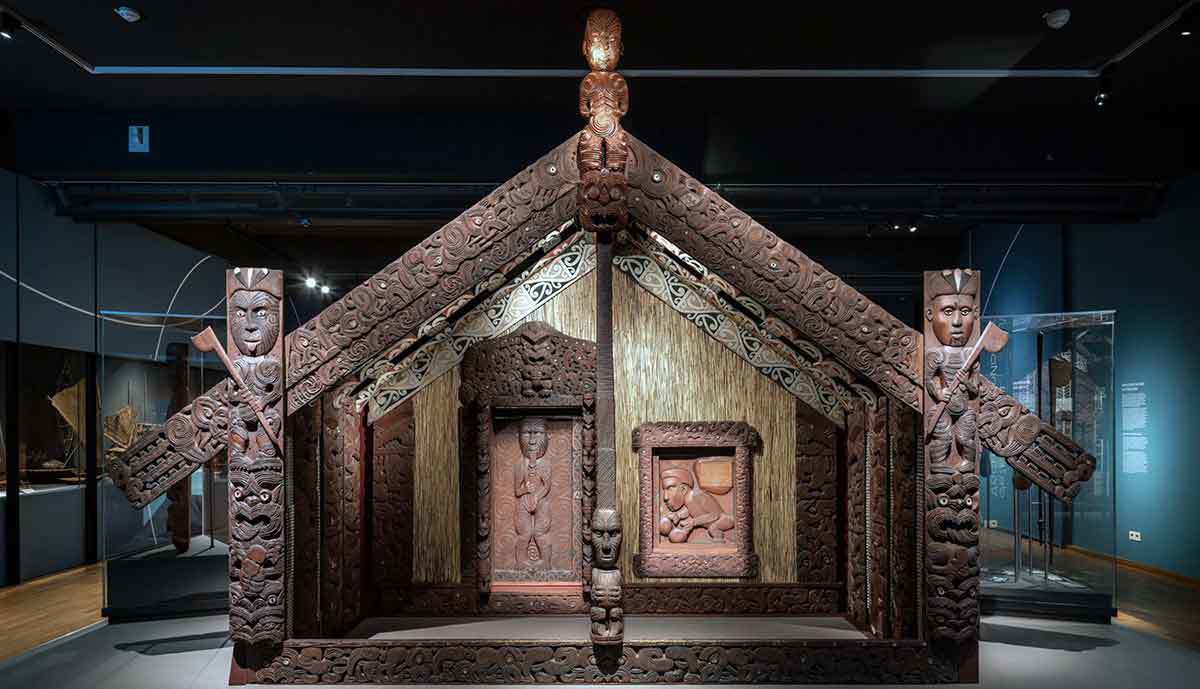 wharenui maori wood