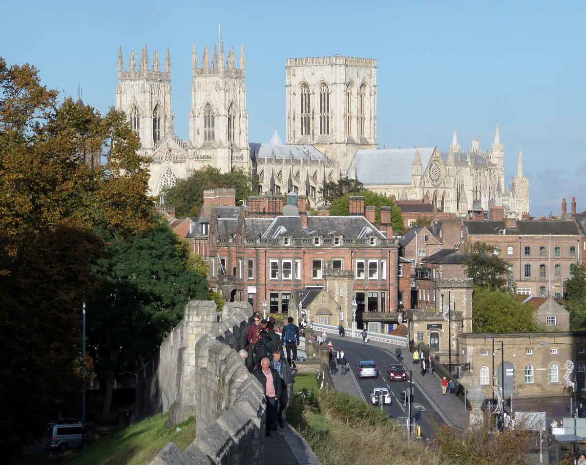 yorks walls and yorkminster
