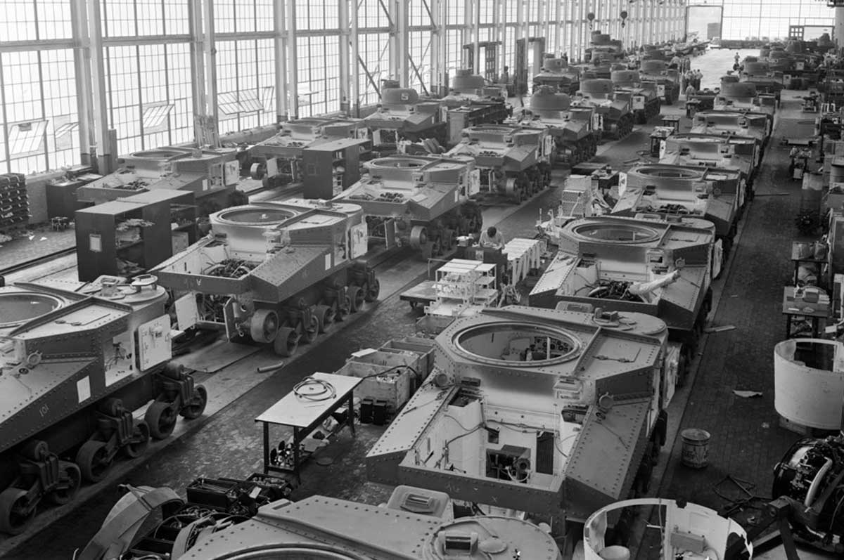 20th century america tanks assembly line chrysler 1941