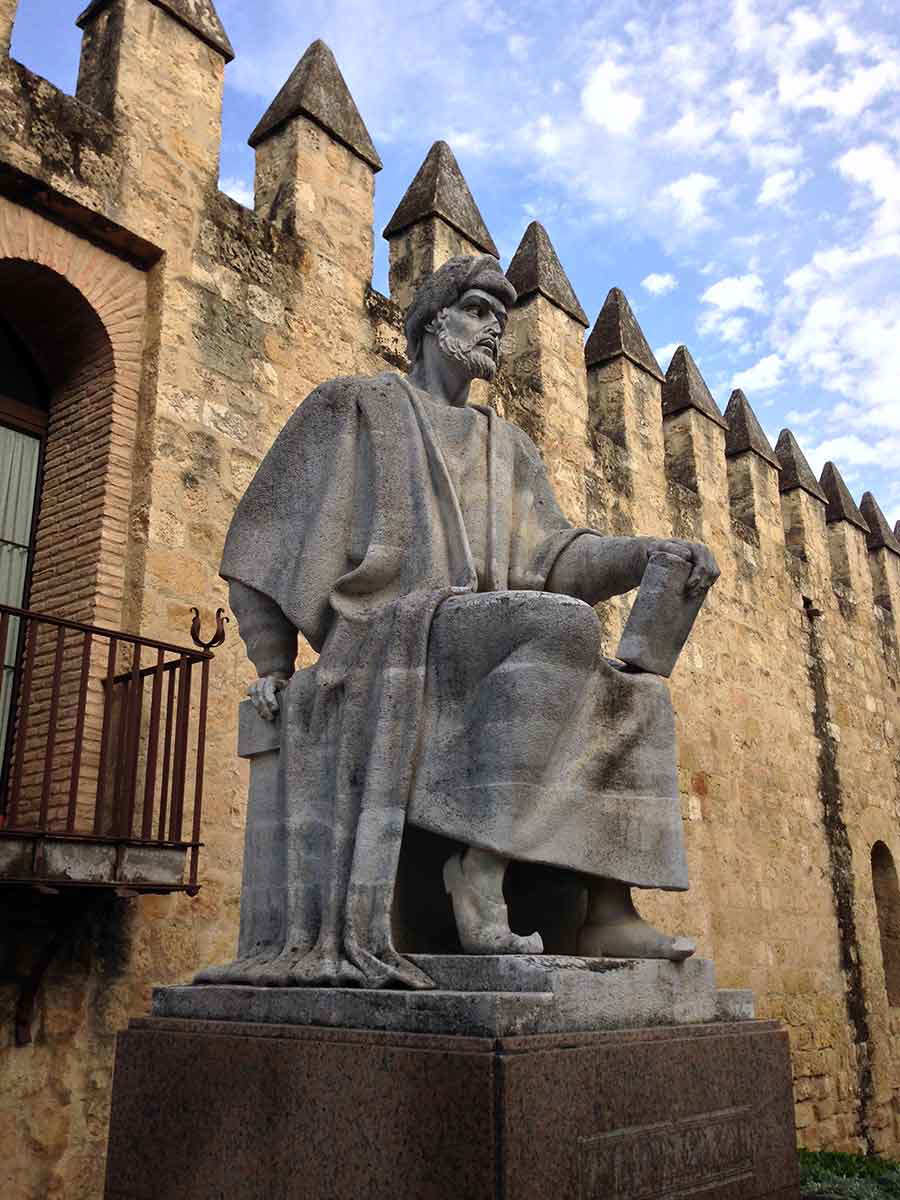 averroes statue cordoba