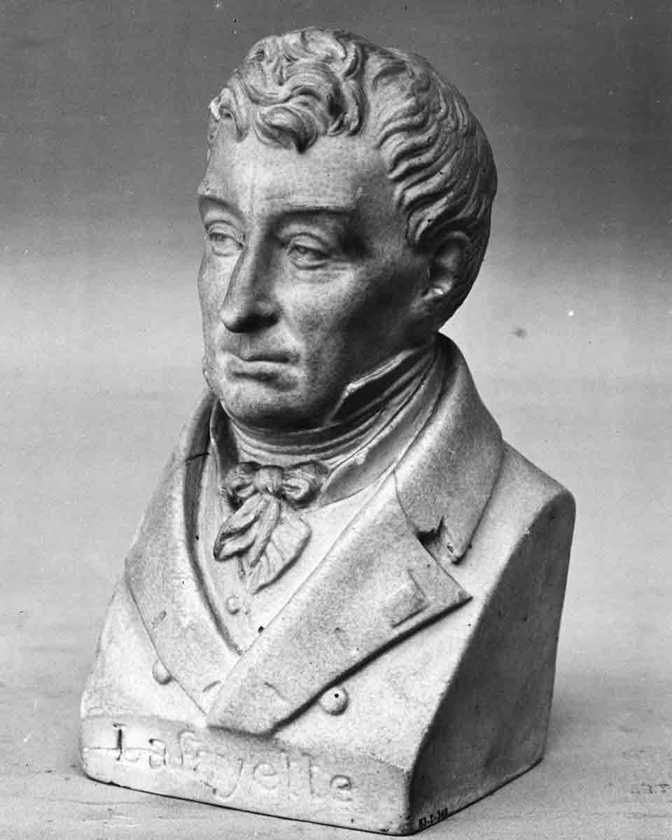 bust of marquis lafayette