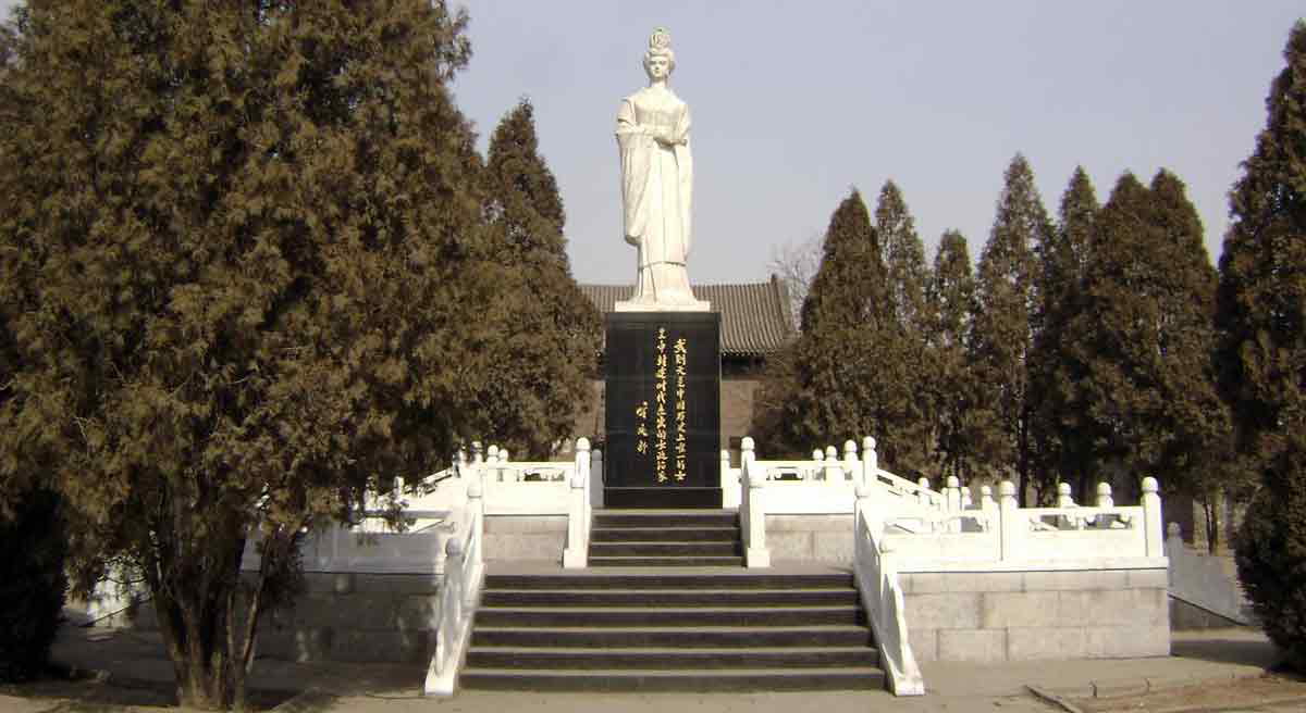 empress wu zetian monument