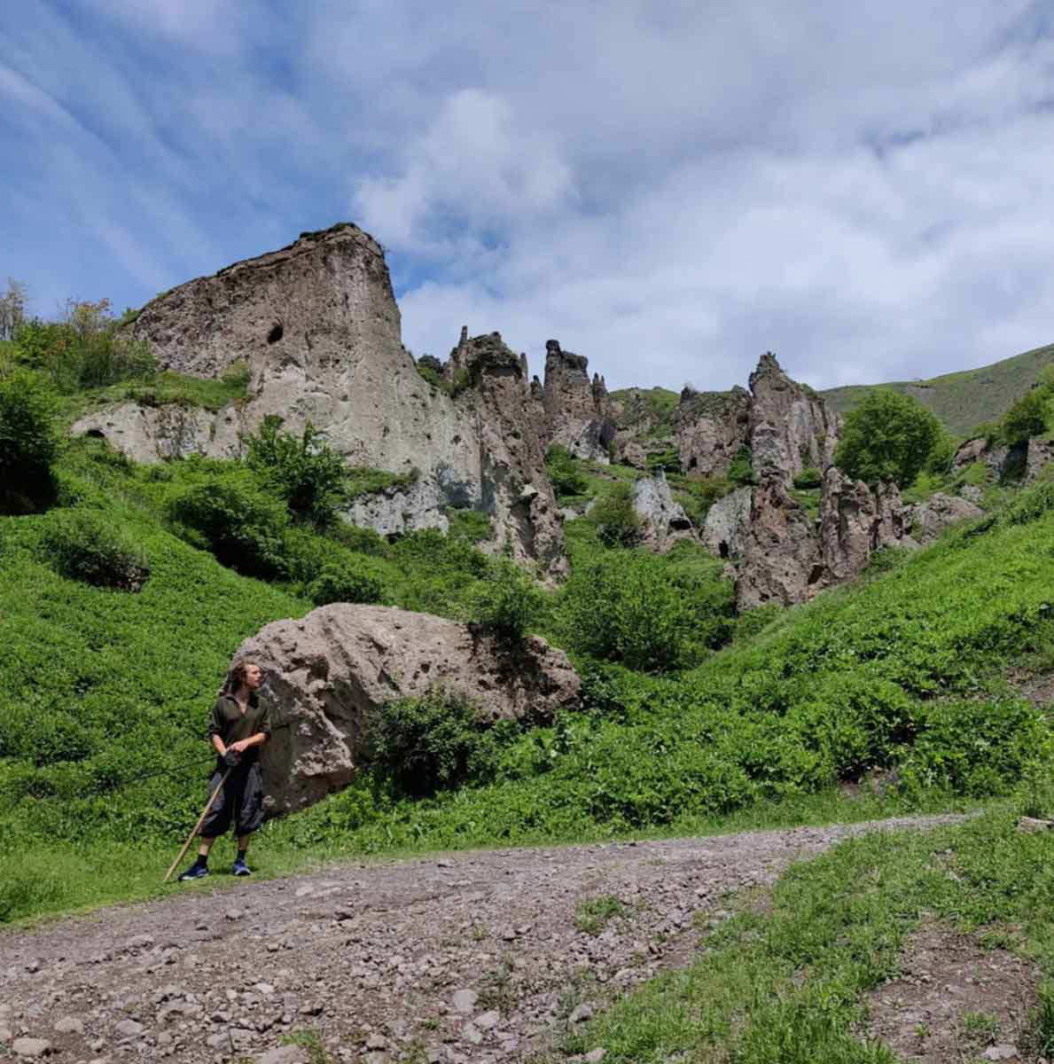 hiking trail old khndzoresk armenia