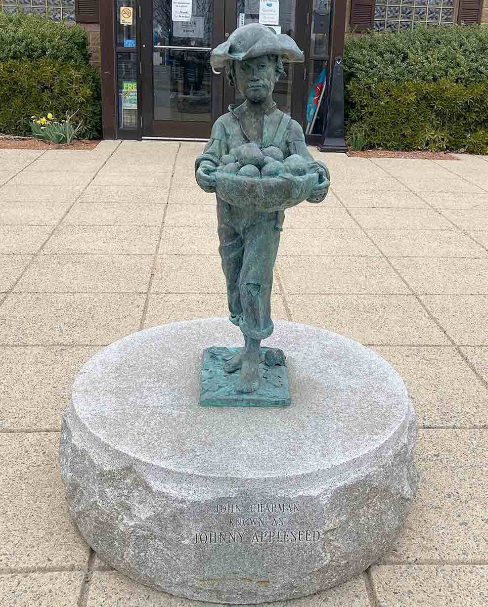 johnny appleseed statue