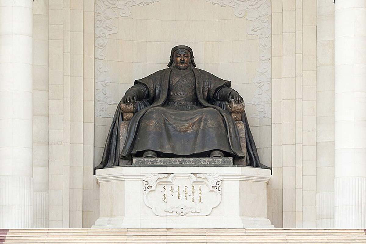 monument military leader genghis Kkhan