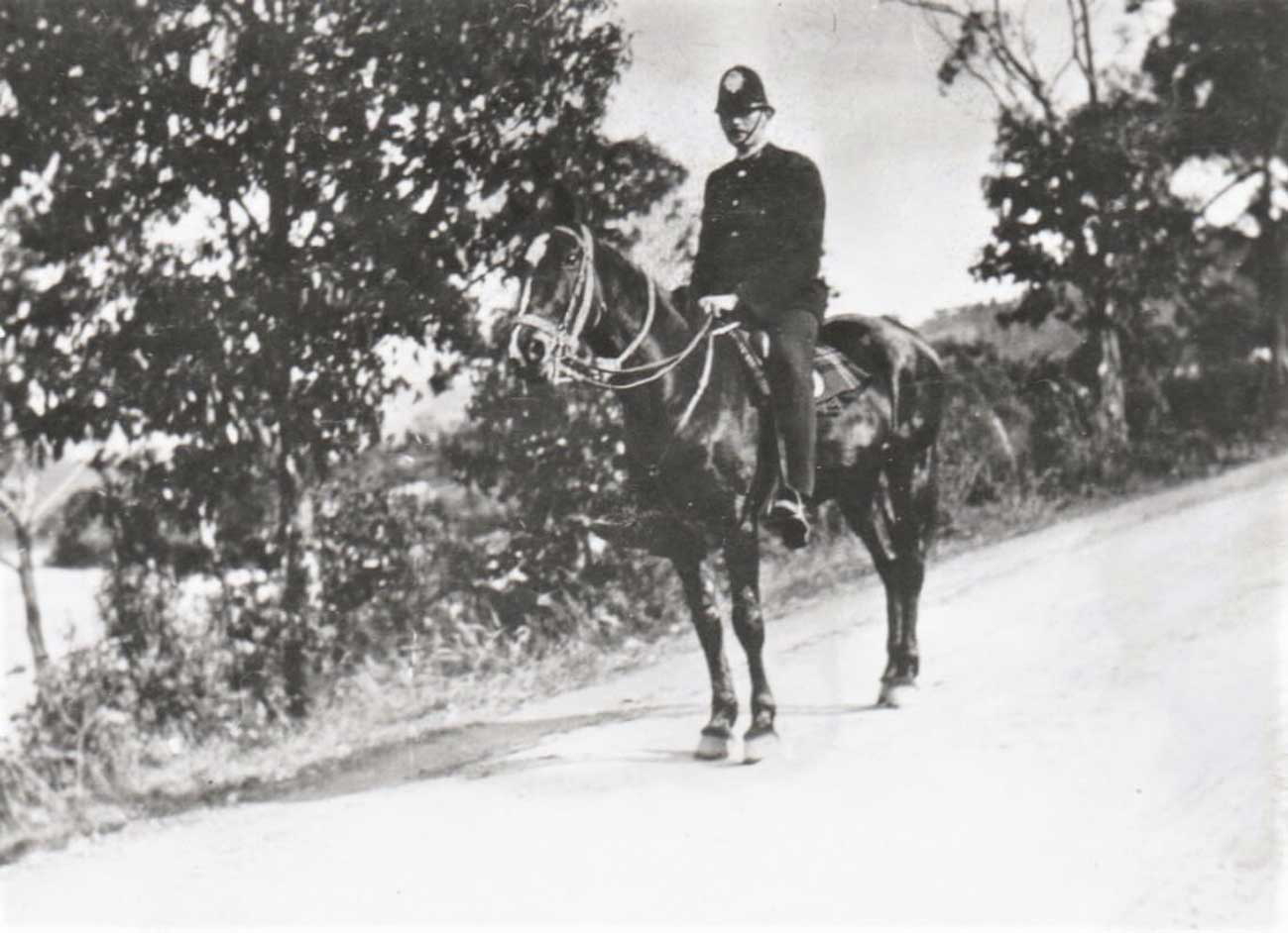 policeman on horse flinders island